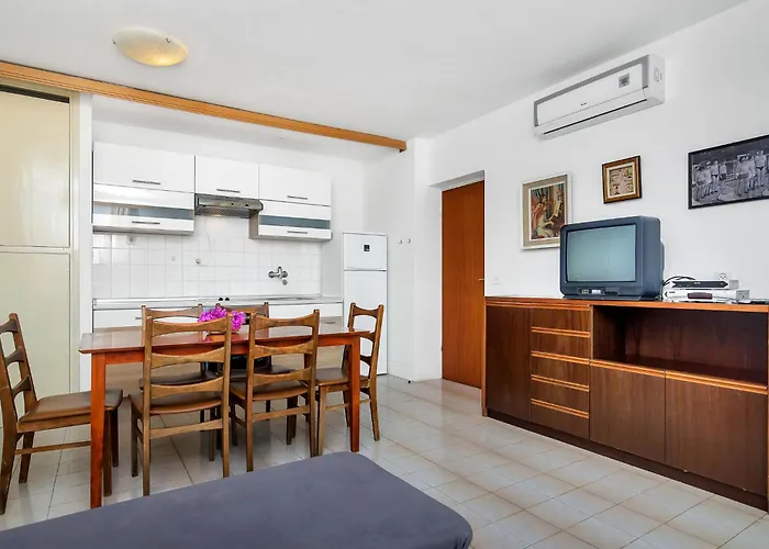 Cico-7 By Interhome Appartement Gdinj